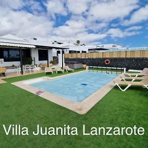 Juanita, Puerto Del Carmen, Lanzarote Tias
